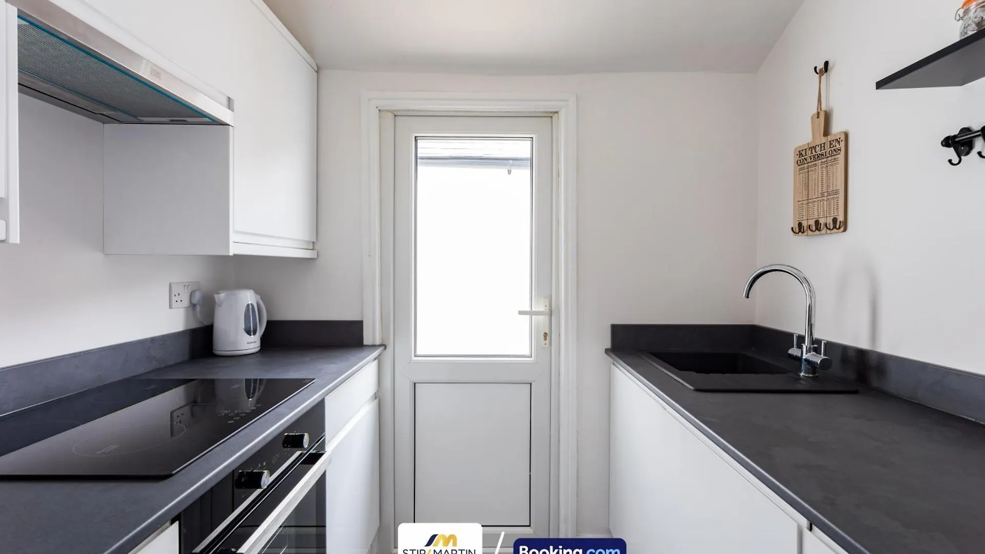 New Private Apartment By Stirkmartin Stays Short Lets & Serviced Accommodation Cardiff With Free Parking & 7Mins From City Centre